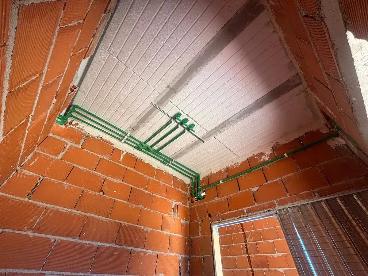Instalacion Tuberias Techo Ladrillo